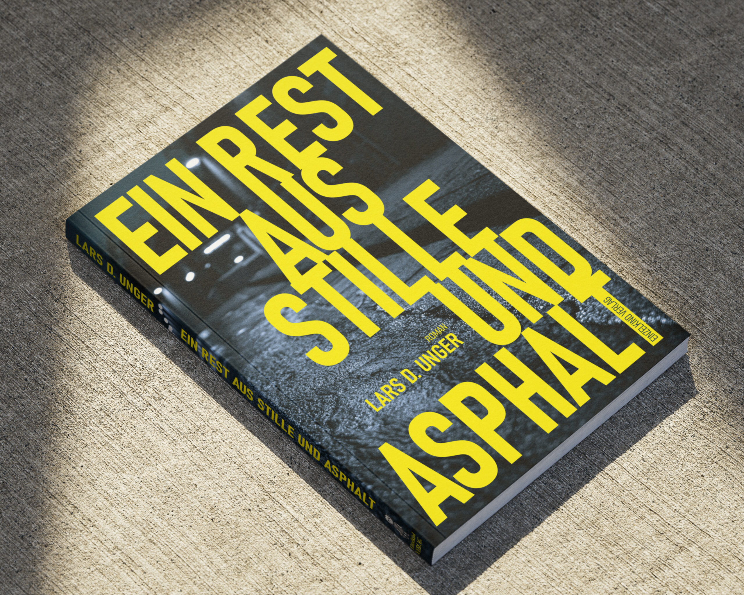 Ein_Rest_aus_Stille_und_Asphalt_Mockup